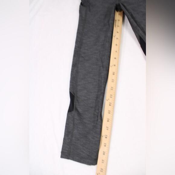 EUC Lululemon 4 Heathered Gray‎ Black Pace Rival Mid-Rise Crop Pockets - Picture 2 of 15